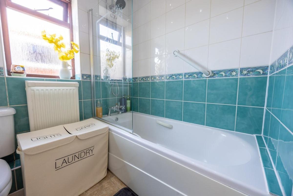 Cozy 3 Min Walk To Kingsholm Stadium! * Gloucester